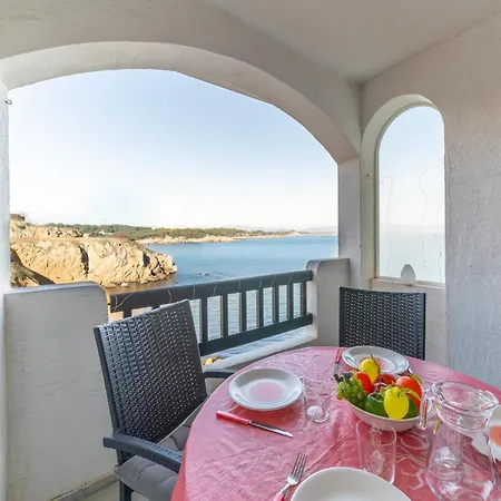 Near Platja Cala De La Creu Apartment